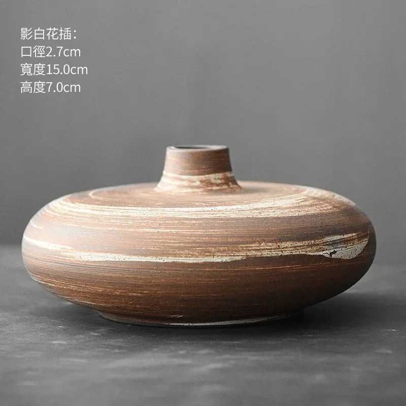 Kyoto Terra – Black Abstract Terracotta Vase