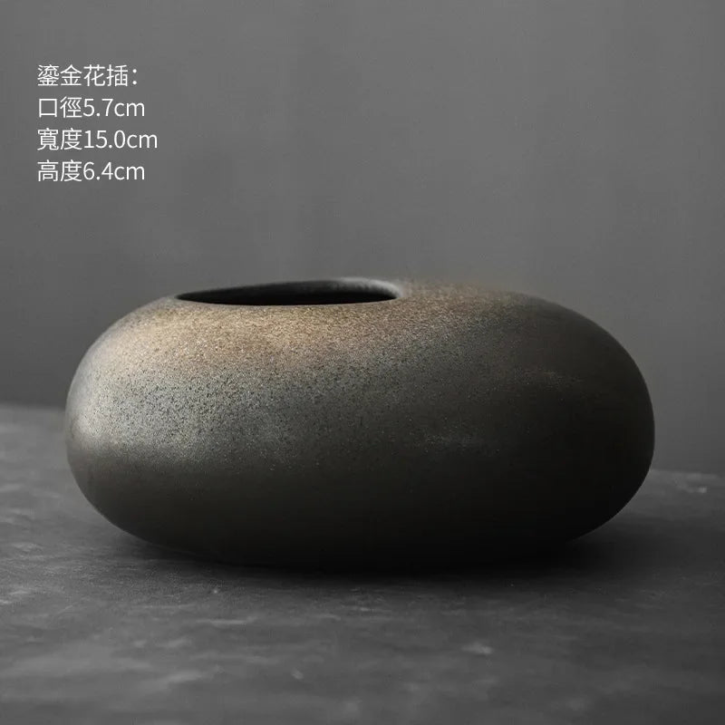 Zen Pebble – Handcrafted Wabi-Sabi Stoneware Vase