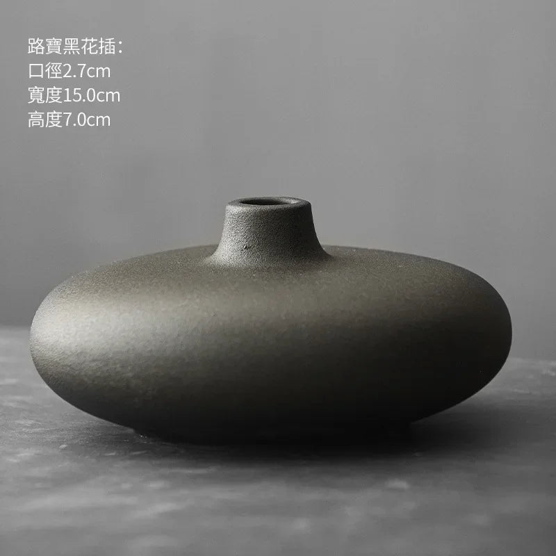 Kyoto Terra – Black Abstract Terracotta Vase